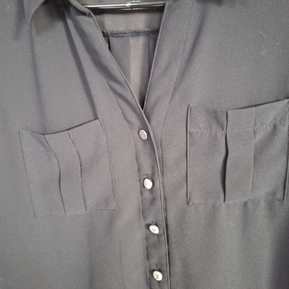 The Arte Zenana Black Button-Up Blouse SzS Long Sleeves Tabs Buttons Pockets - Picture 4 of 10